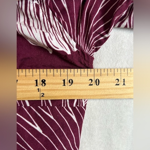 Go Barefoot Made in USA Size Medium Red Hawaiian Floral Print Men's Shirt - Picture 4 of 7